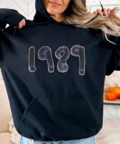 1989 Birthday Sweatshirt Taylor Swift The Eras Tour Beige Hoodie Taylor Swift 1989 Vault Taylor Swift Christmas Merch 1989 Taylors Version 1989 Sweatshirt Taylor Swift 1989 Merch New