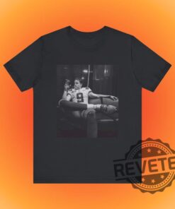 Cincinnati Bengals Joe Burrow Smoking Unisex T Shirt Hoodie Sweatshirt Gift Tee For Him Her Gifts For American Football Fans Sweater Hoodies Unique