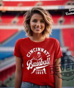 Cincinnati Reds Baseball T Shirt Vintage Crewneck Shirt