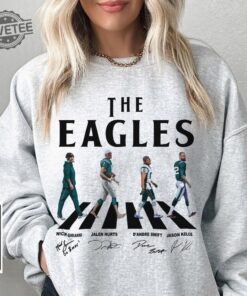Eagles Walking Abbey Road Signatures Football Shirt Nick Sirianni Jalen Hurts Dandre Swift Jason Kelce Philadelphia Vintage new