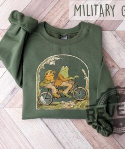 Frog And Toad Sweatshirt Hoodie T Shirt Tee Gift For Men Women Man I Love Frog Crewneck Unique