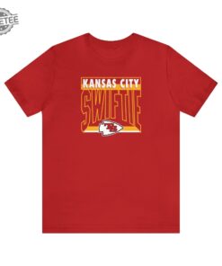 Retro Kansas City Swiftie Travis Taylor Shirt Taylor Swift Super Bowl Outfit Taylor Swift And Travis Kelce Super Bowl Shirts Kansas City Cheifs Unique